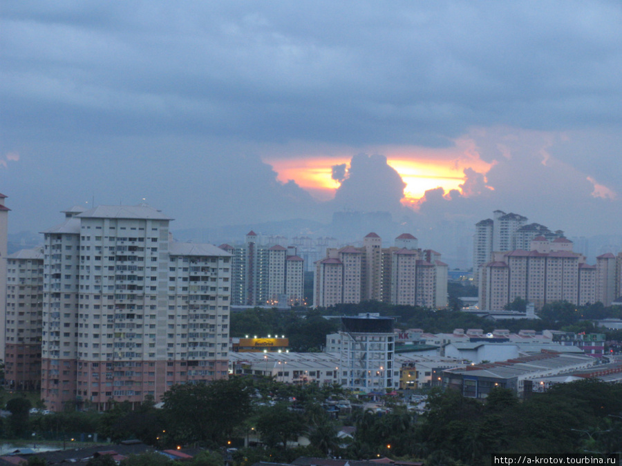 Закат над городом Куала-Лумпур, Малайзия