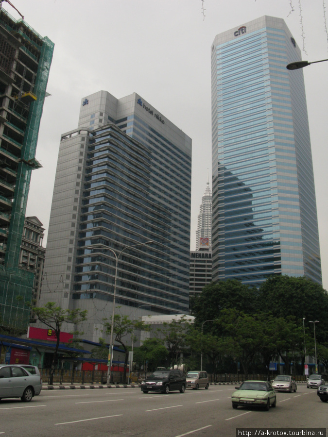 В первый день -- задрав голову! Небоскрёбы и высотки КЛ Куала-Лумпур, Малайзия
