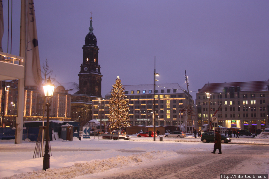 30 декабря, а рождественская ярмарка уже не работает... Дрезден, Германия