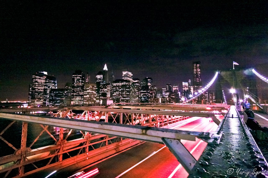 Нью-Йорк: Бруклинский мост ночью Нью-Йорк, CША