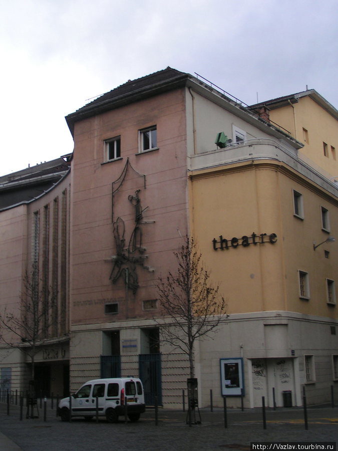 Новомодный театр Гренобль, Франция