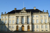 Дворец Амалиенборг