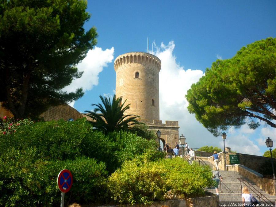 Башня Бельвер Пальма-де-Майорка, остров Майорка, Испания