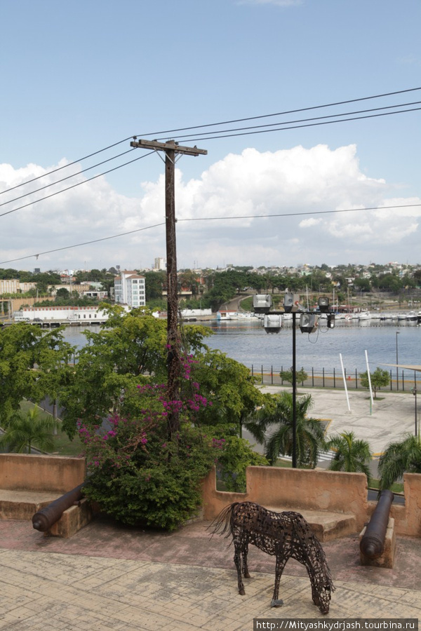 Вид из окна Санто-Доминго-Эсте, Доминиканская Республика