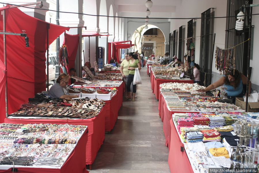 Покупайте сувениры, не отходя от набережной! Веракрус, Мексика