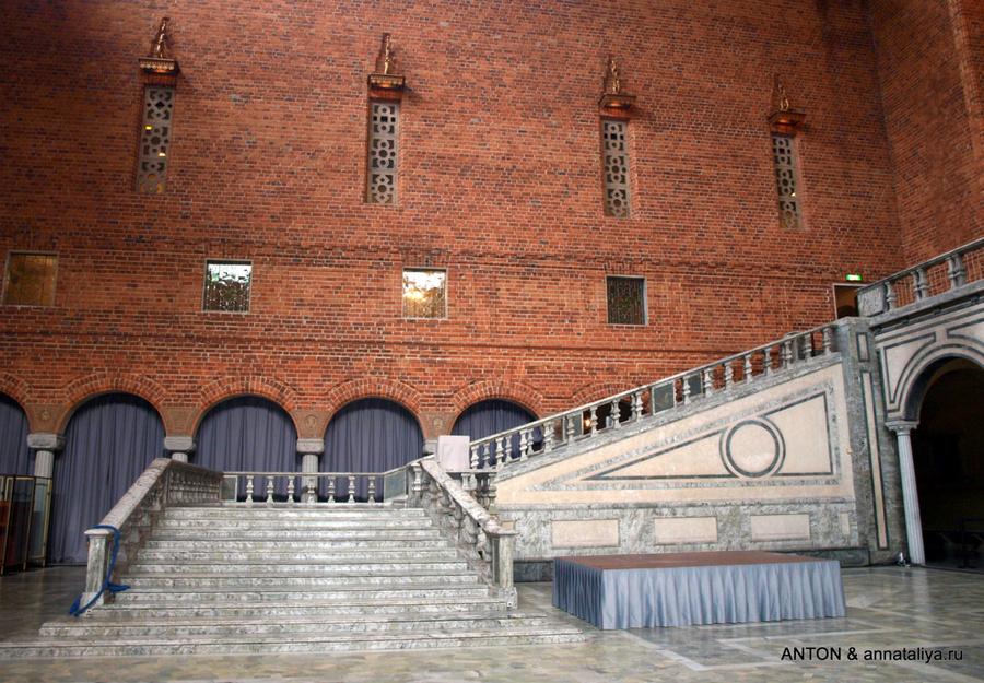 Лестница из Голубого зала в Золотой, по которой полсе банкета поднимаются лауреаты Стокгольм, Швеция