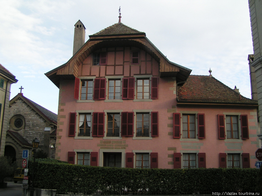 Розовый антураж Ньон, Швейцария