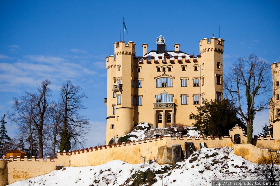 Король Людвик II провёл в этом замке большую часть своей жизни, и только ближе к своей смерти он воздвиг Нойшванштайн. Фюссен, Германия