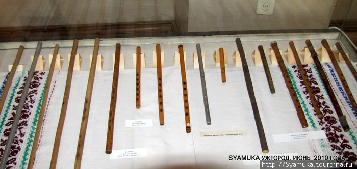 Фрилка, флояра, сопилка... древние и редкие инструменты, которые изготавливаются из дерева. Ужгород, Украина