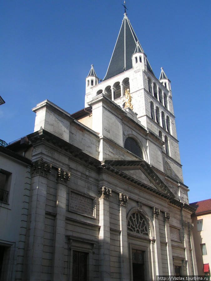Здание церкви Анси, Франция