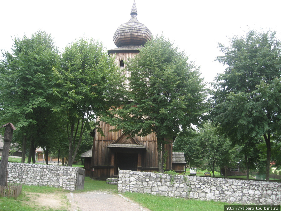 деревянный костел (иногда он работает) Хшанув, Польша