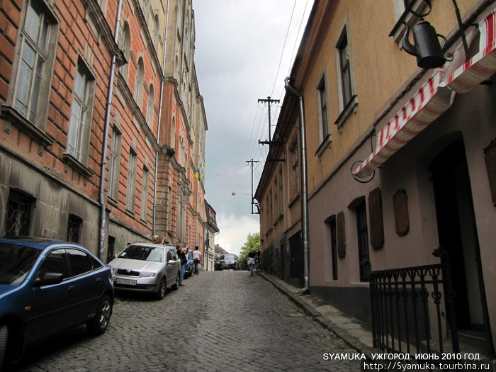 Еще немножко Ужгорода. 
Типичная улочка в Старом городе. Ужгород, Украина