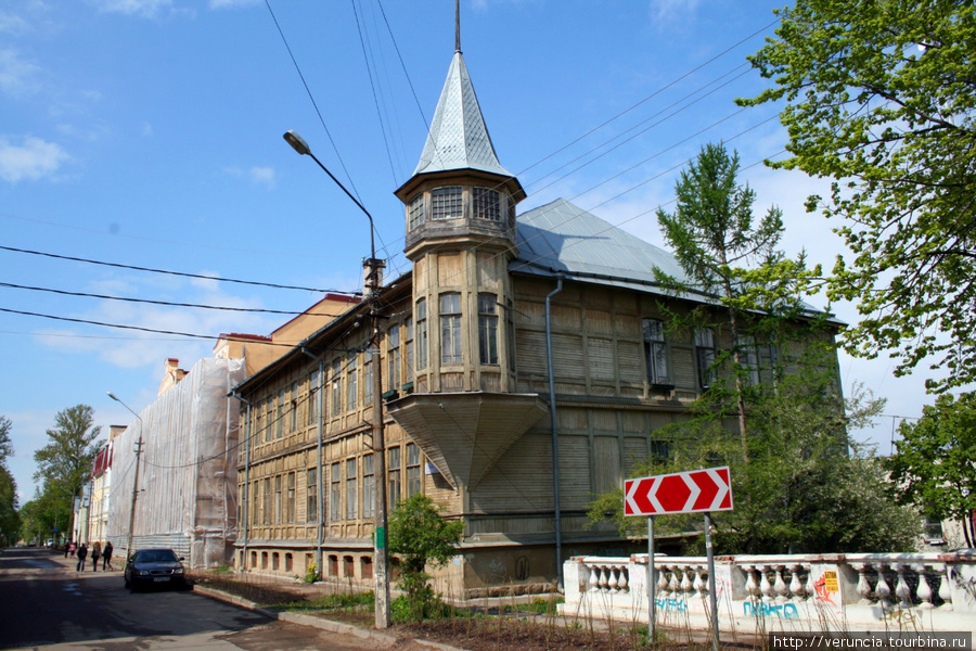Дом 19 века в Ломоносове. Санкт-Петербург, Россия