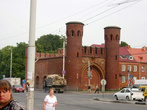 Остатки системы военных укреплений — 9 ворот, множество капониров, редутов и бастионов в центре города, 15 фортов по окружности у городской черты.