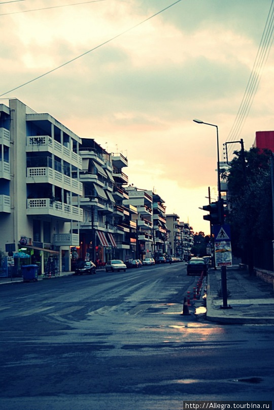 По улице Каламата, Греция