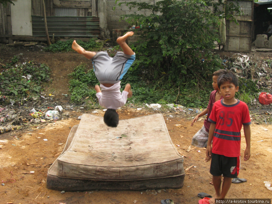 Дети развлекаются Манила, Филиппины