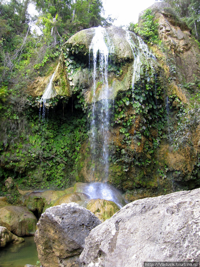 Водопад Сальтон на реке Манантьялес