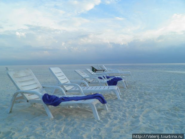 Пляж на восточной стороне острова Мальдивские острова