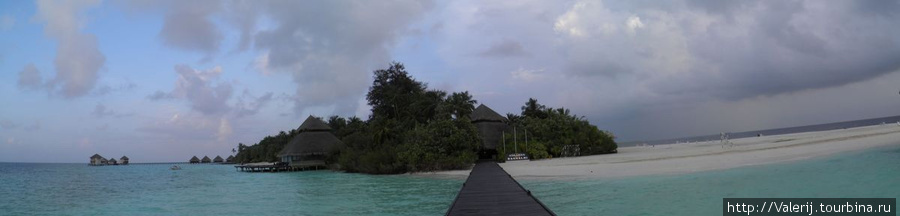 Панорама острова с причала Мальдивские острова