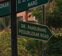 Зато названия улиц смешные. Интересно, какая специализация была у этого доктора.