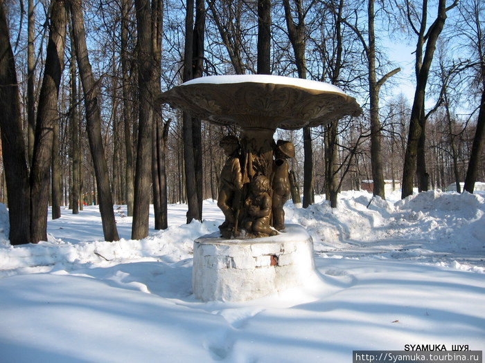 Скульптура в парке. Шуя, Россия