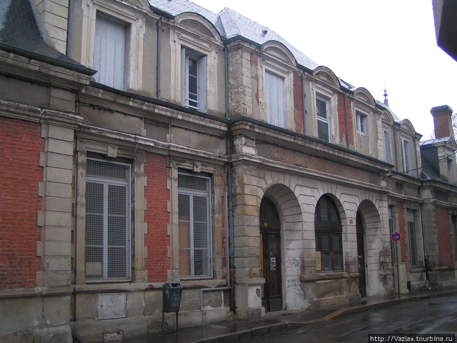 Изнаночная сторона здания Сент-Этьен, Франция