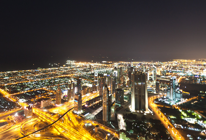Самое высокое здание в мире - башня Бурж Халифа. Ночь. Дубай, ОАЭ