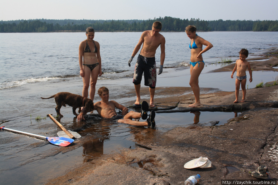 Купание в гранитных ваннах Валаам, Россия