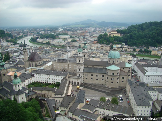 Вид из крепости, понятно, почему её никто не смог захватить Зальцбург, Австрия