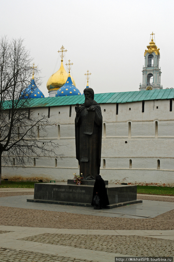 Памятник преподобному Сергию Радонежскому. Сергиев Посад, Россия