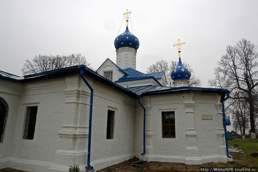 Введенская церковь, справа придел Знамения Пресвятой Богородицы, 1710 г. Переславль-Залесский, Россия