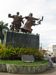 Памятник основателям Давао