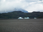 Ледники и айсберги — нормальное зрелище для этих краев.