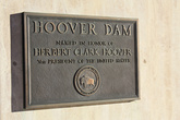 Президент Гувер сыграл значительную роль в строительстве Дамбы. С тех пор многие плотины называют именами президентов.