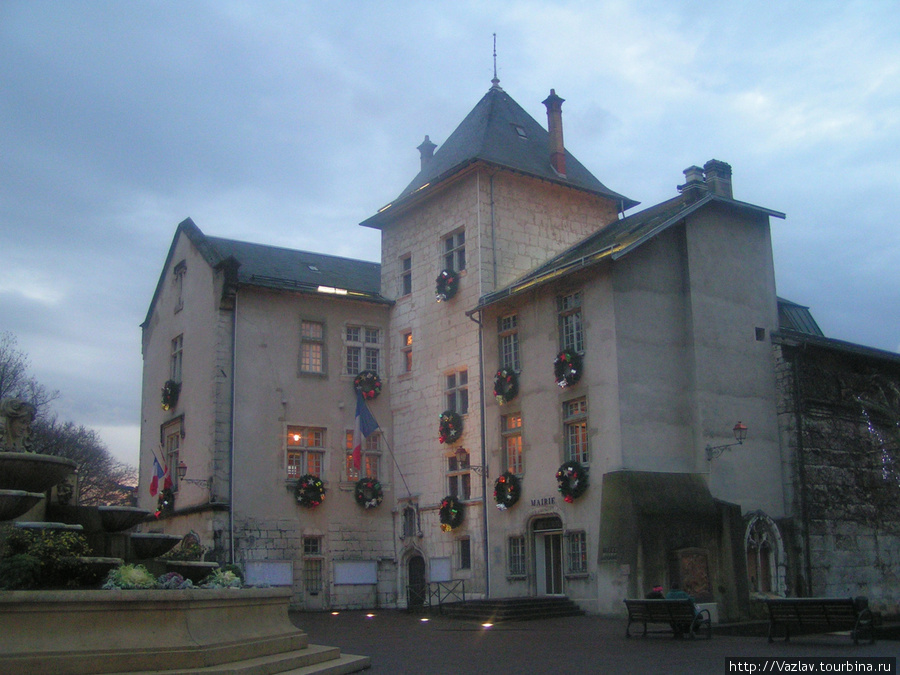 Городская ратуша / Hotel de Ville