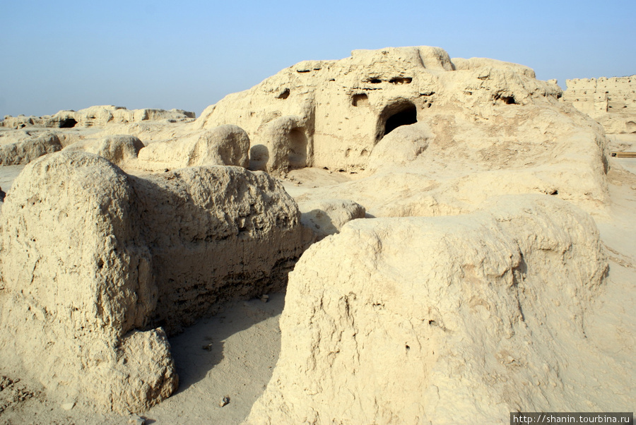 Руины древнего города Гаочан возле Турфана Синьцзян-Уйгурский автономный район, Китай