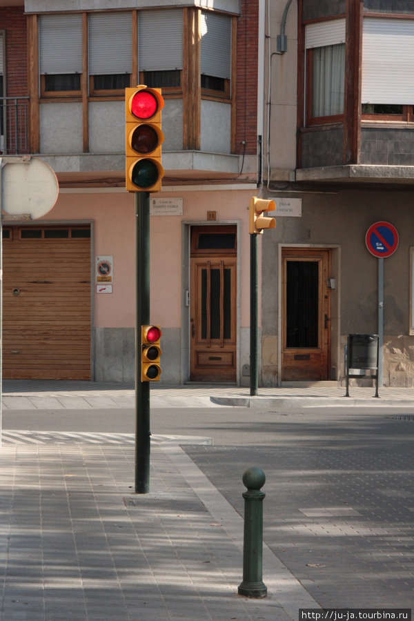 От сюрреализма до реализма один шаг) Фигерас, Испания