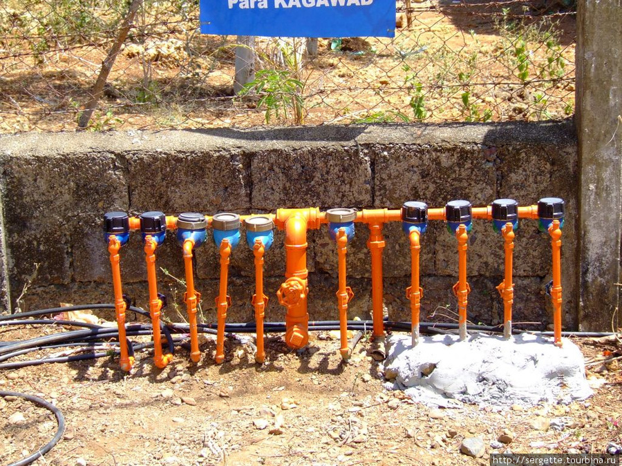 Все дома подключены к системе водоснабжения Пуэрто-Принсеса, остров Палаван, Филиппины