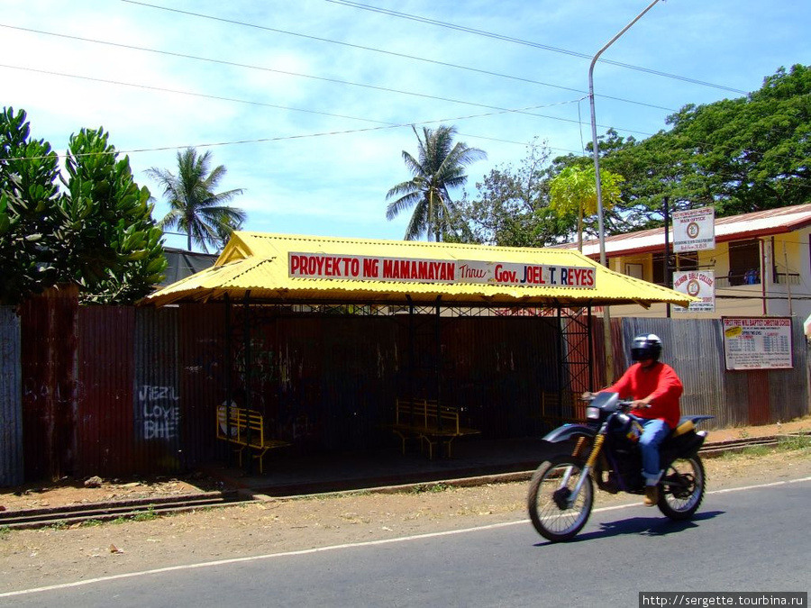 Автобусная или джипневая или трайсикловая остановка Пуэрто-Принсеса, остров Палаван, Филиппины