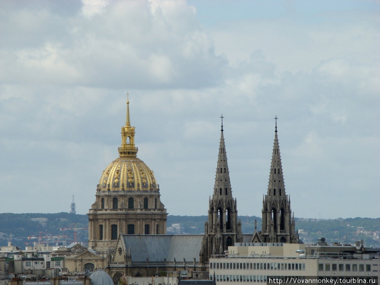 Вид с колеса обозрения: Базилика Св. Клотильды и дом Инвалидов Париж, Франция