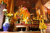 В храме монастыря Ват Си Мыанг во Вьентьяне