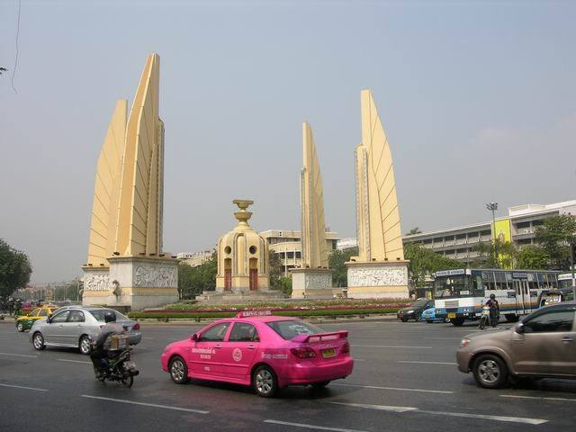 Монумент демократии Бангкок, Таиланд