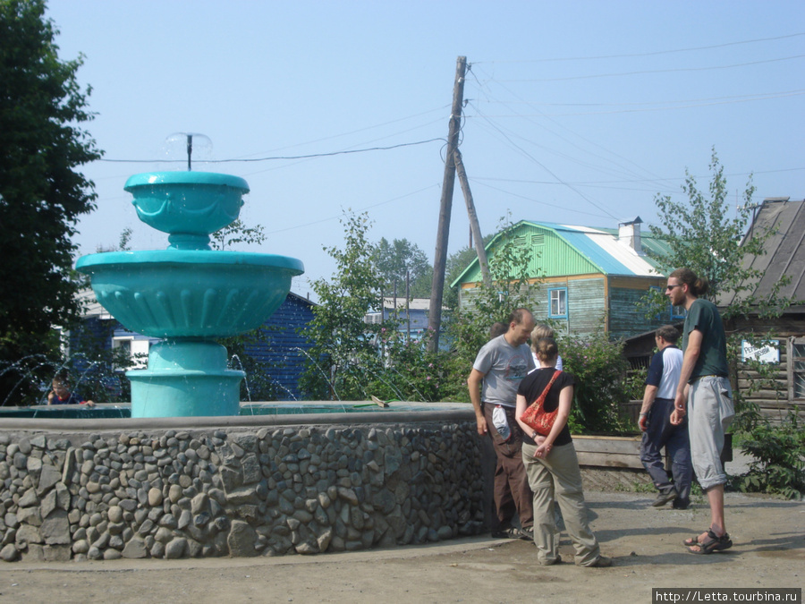 У фонтана Мильково, Россия