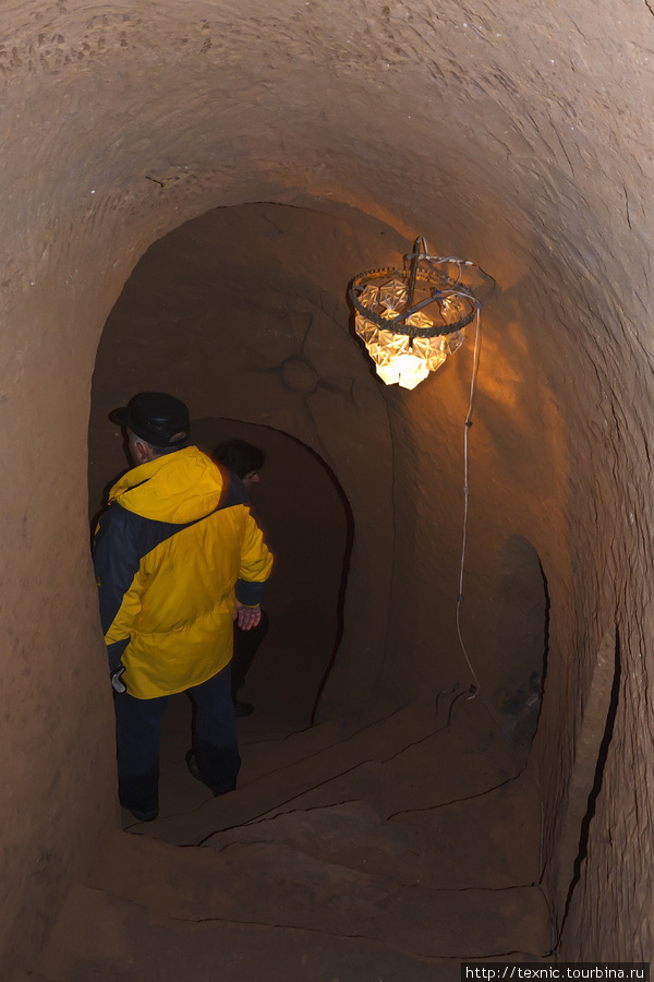 Подземный храм дедушки Левона Ариндж, Армения