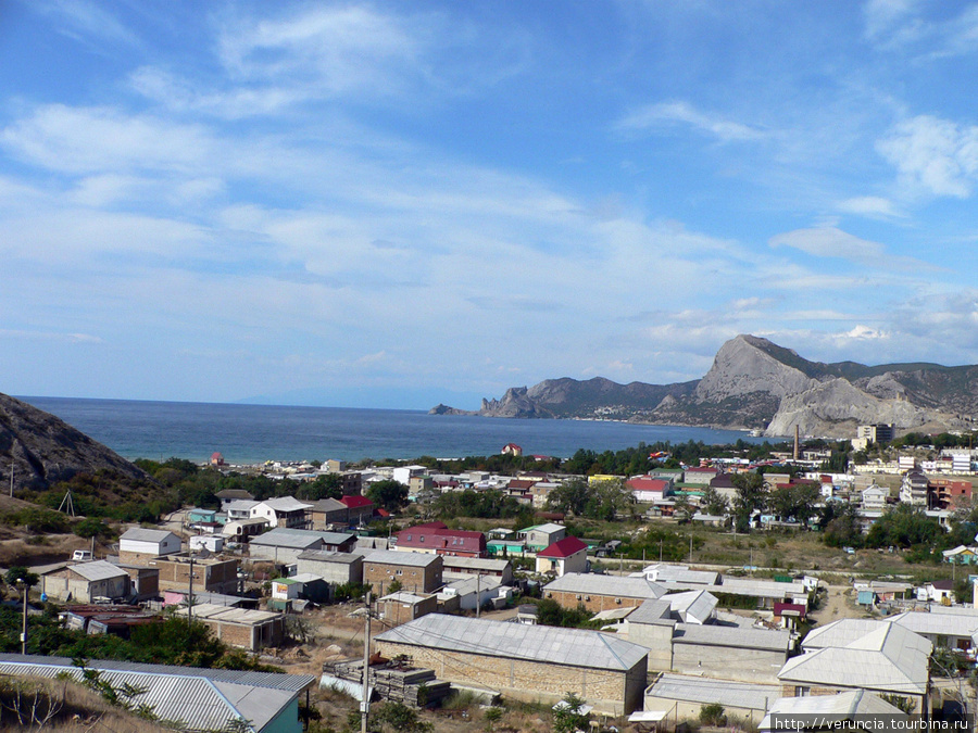 Вид на Судак с горы Алчак. Республика Крым, Россия