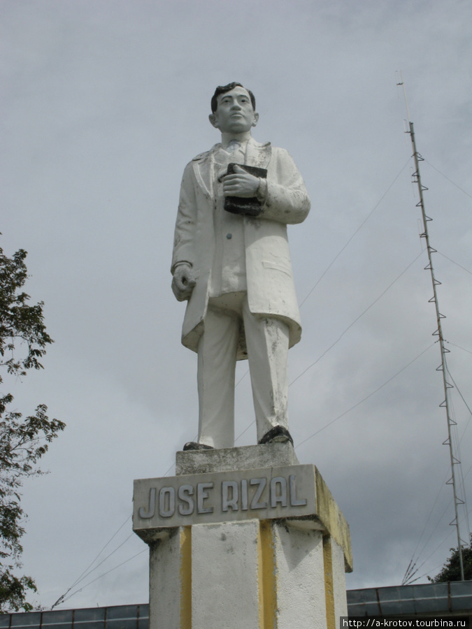 Памятник Хосе Ризалю Алкой, остров Себу, Филиппины
