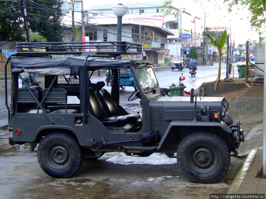 Ментовоз или армейский джип. В ПП есть небольшая воинская часть Пуэрто-Принсеса, остров Палаван, Филиппины