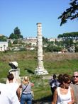 Сборная колонна — все, что осталось от храма Артемиды.