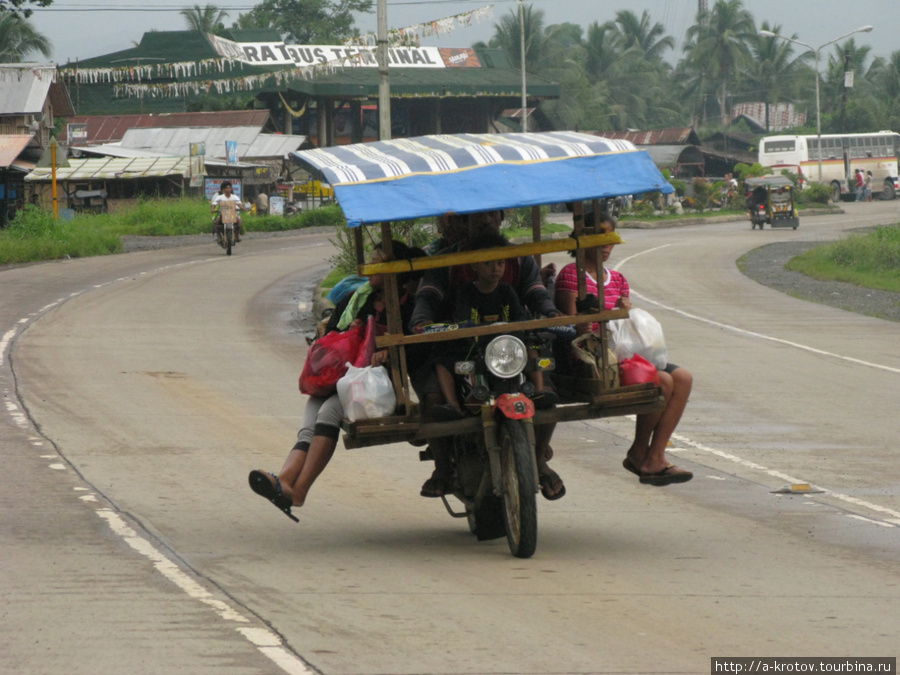 Такие тележки используются на Минданао как городской и пригородный транспорт Бутуан, Филиппины