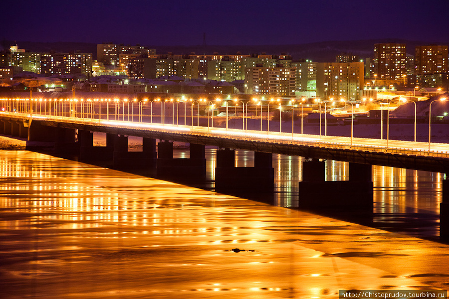 Мост стал автотранспортным узлом, обеспечивающим автомобильную связь Мурманска с западными районами Мурманской области, а также с Норвегией, Финляндией. Мурманск, Россия